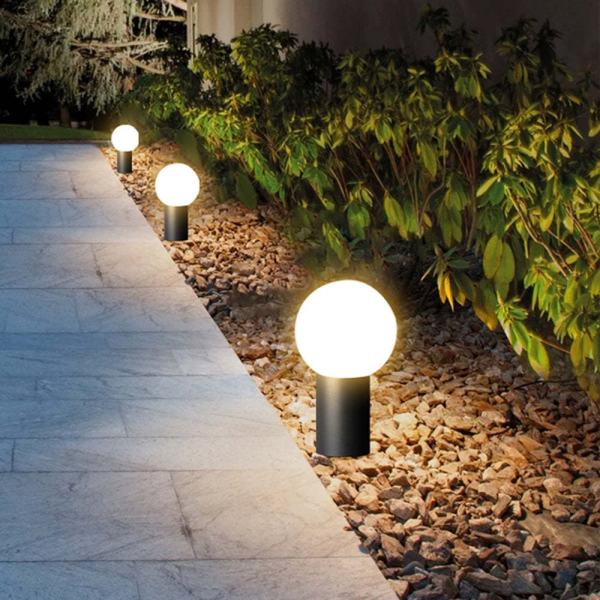 Lampe à poser boule lumineuse pour jardin
