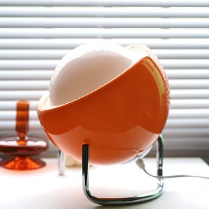 lampe à poser vintage et minimaliste