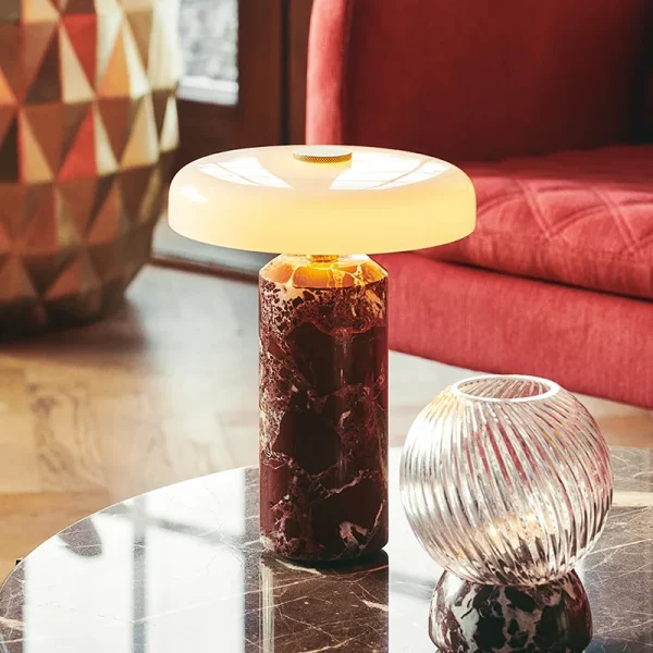 lampe à poser portable en marbre