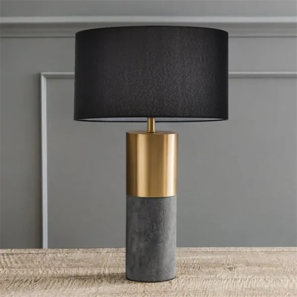 Lampe à poser noire dorée