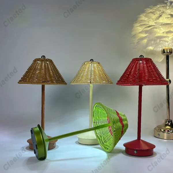 lampe à poser en rotin