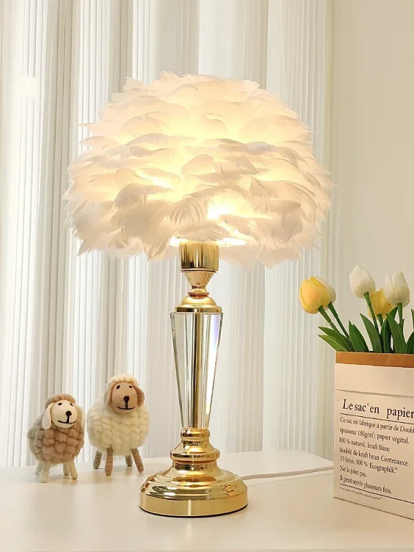Lampe à poser moderne romantique en plumes